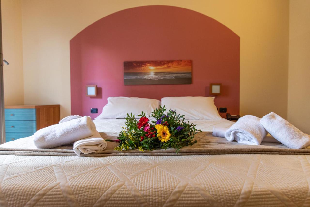 Xxv Aprile Casa Per Ferie Hotel Albenga Luaran gambar