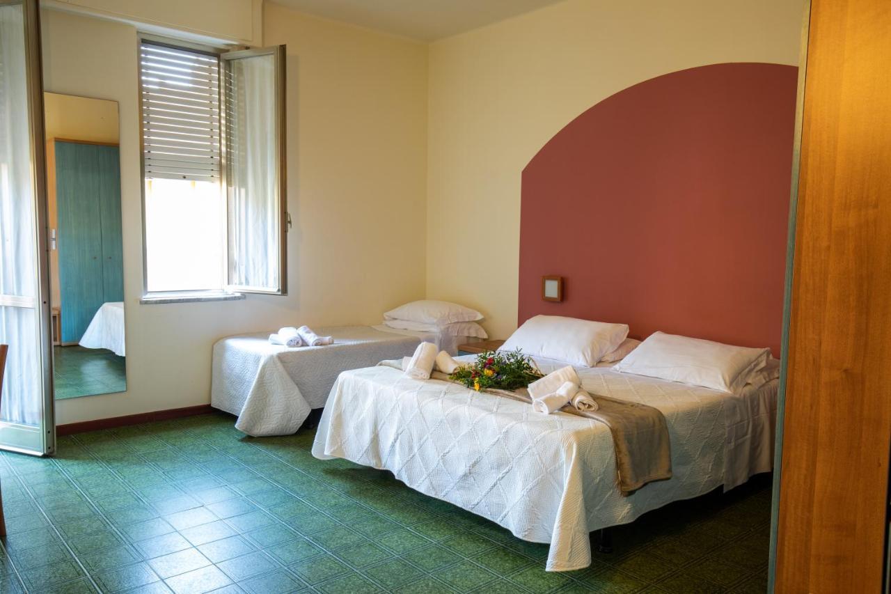 Xxv Aprile Casa Per Ferie Hotel Albenga Luaran gambar