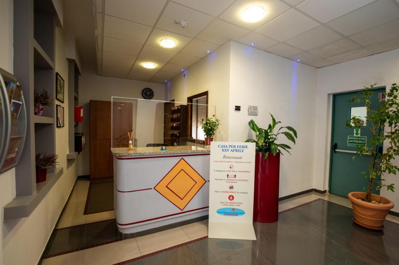 Xxv Aprile Casa Per Ferie Hotel Albenga Luaran gambar