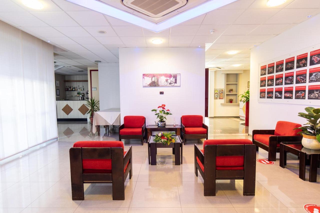 Xxv Aprile Casa Per Ferie Hotel Albenga Luaran gambar